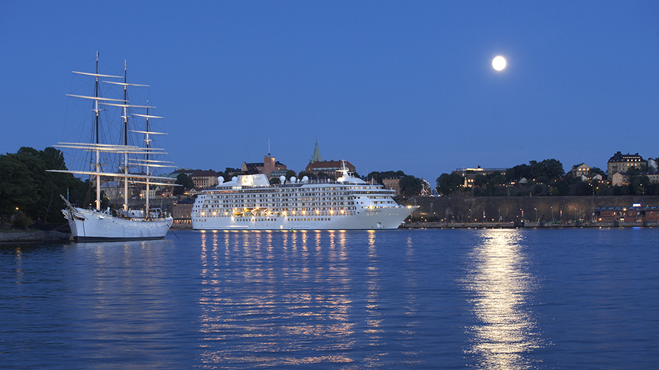 Cruiseship at Stadsgården