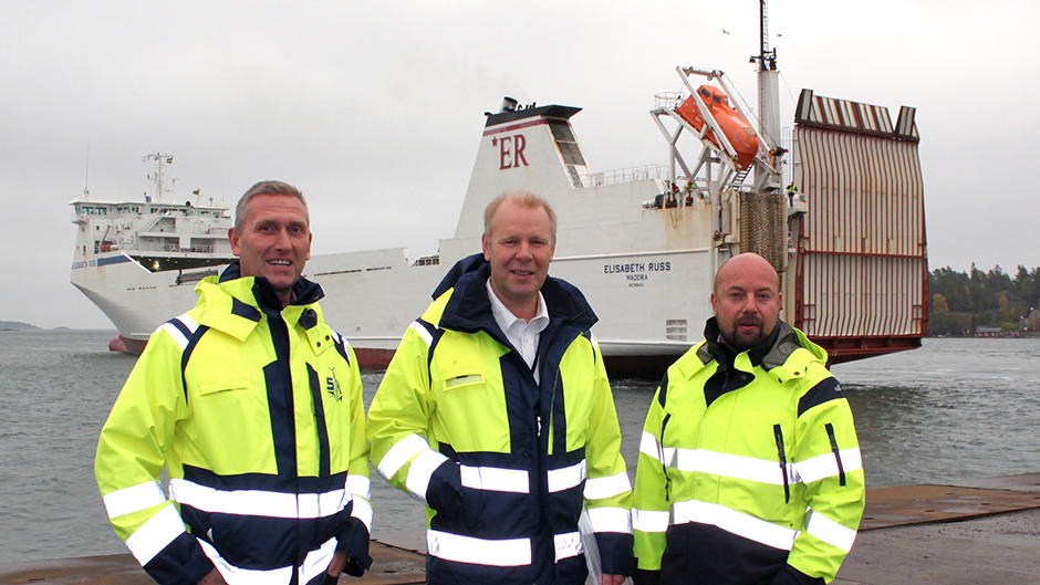 Per Axelsson, Deputy Operation Manager Nynäshamn. Anders Sjöblom, Operation Manager Stena Line. Markus Johansson, Operation Manager Nynäshamn. In front of the vessel Elisabeth Russ at Port of Nynäshamn.
