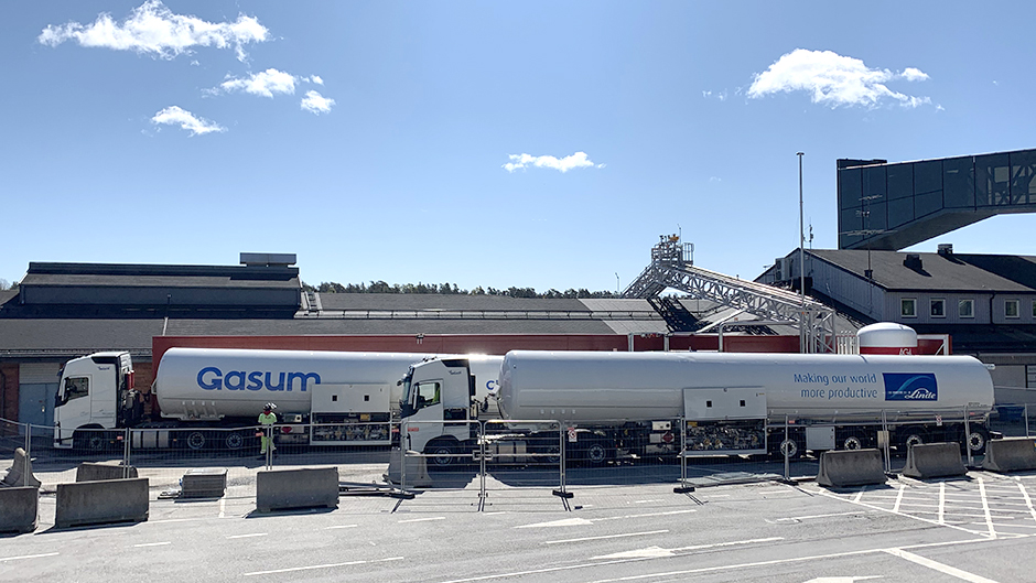 Two trucks by the bunkering station