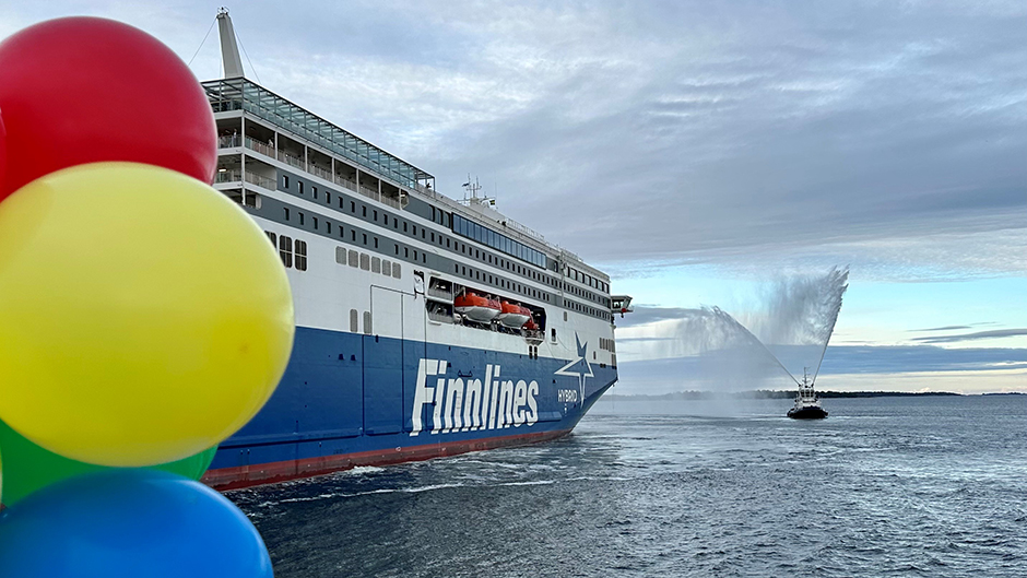 Finnsirius arrives at Port of Kapellskär. Tug boat welcomes her with a water salute.